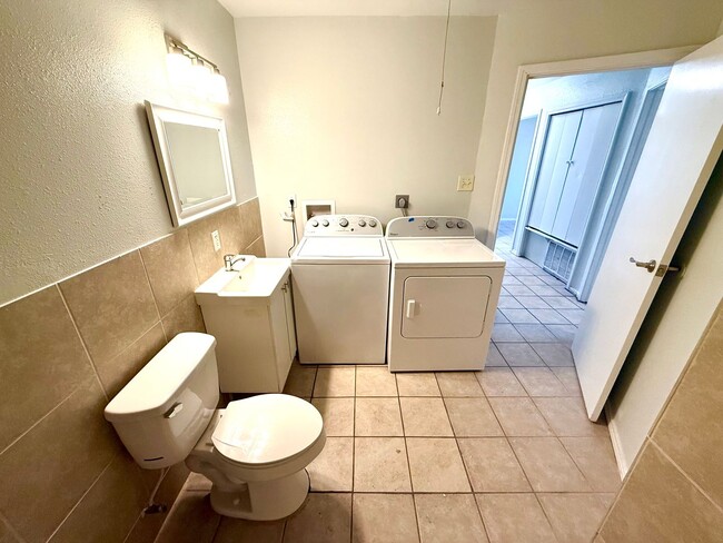 Building Photo - 509 Meadow Forge