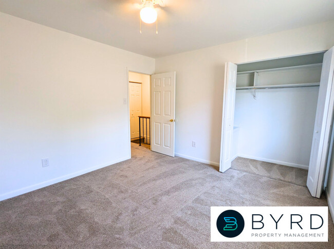 Building Photo - 1506 Stowmarket Ct
