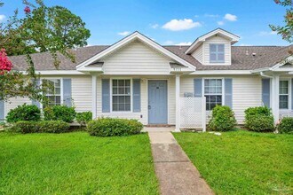 Building Photo - 9771 Cobblebrook Dr