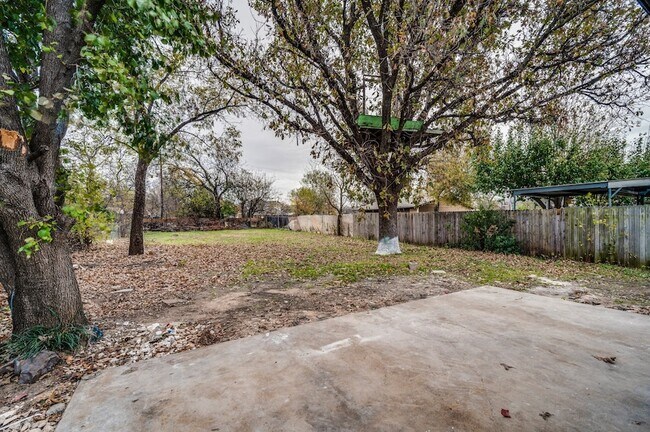 Building Photo - 2110 Aggie Dr