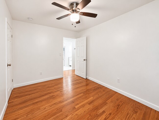 Building Photo - 2579 Bonnybrook Dr SW