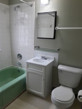 Building Photo - South Side Upper Duplex