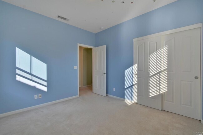 Building Photo - 940 Prospect Ave