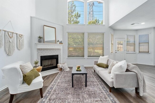 Building Photo - 13508 Campesina Dr