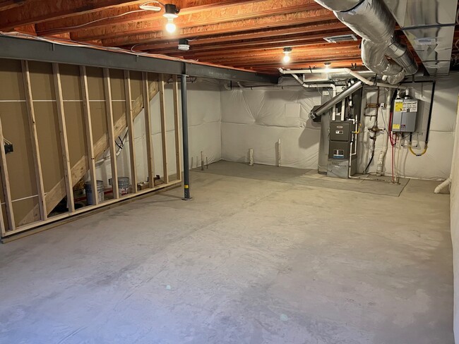 Building Photo - 6735 Carriage Meadows Dr