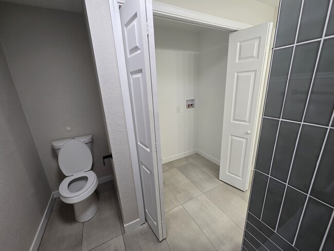 Building Photo - 509 E 41st St