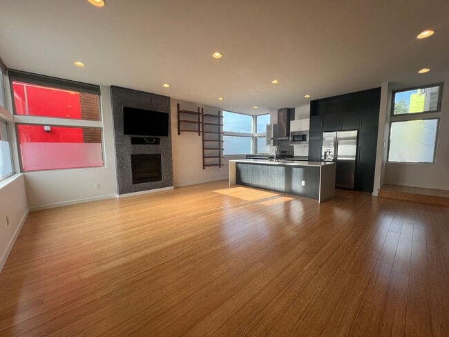 Building Photo - Beautiful Modern House near Columbia City in Seattle