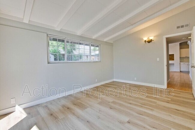 Building Photo - 18850 Newsom Ave