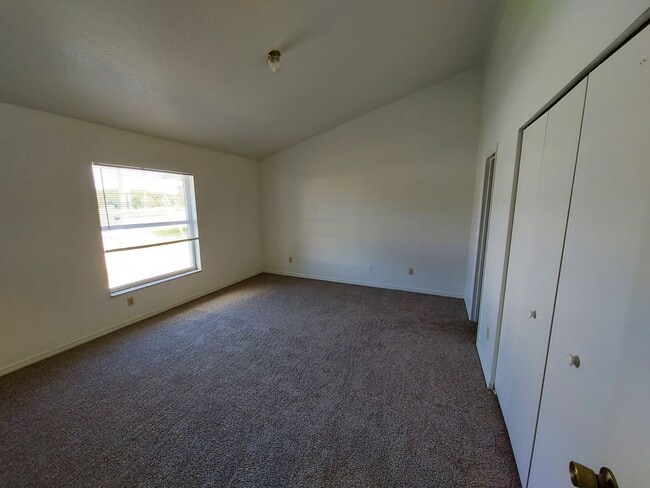Building Photo - 22 Pine Trace Run