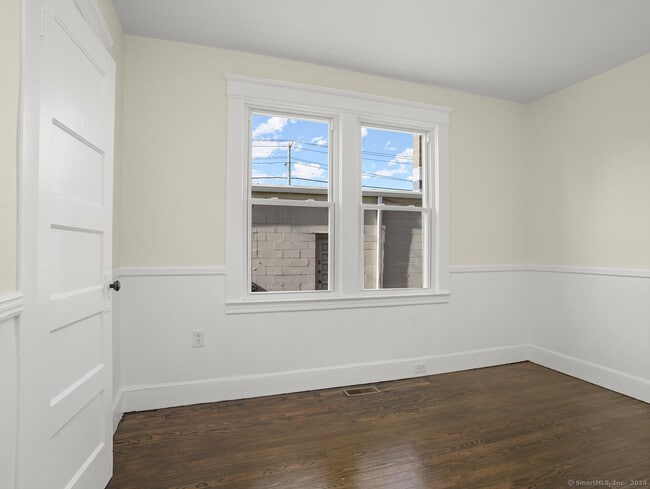 Building Photo - 99 Noble Ave