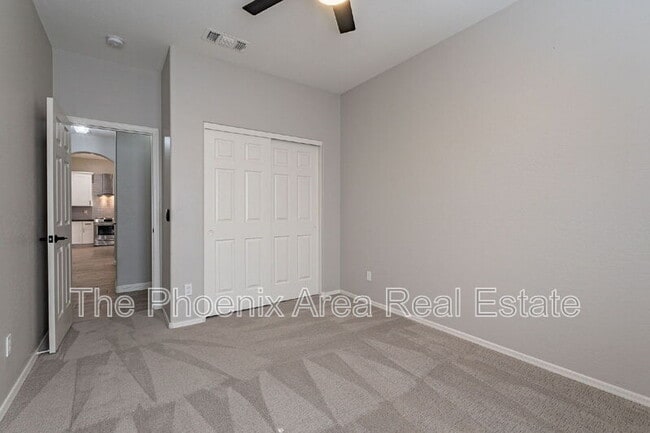 Building Photo - 2823 E Tulsa St