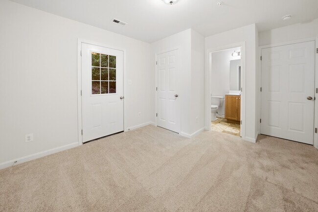 Building Photo - 375 Tumblers Wy