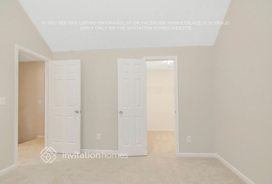 Building Photo - 914 Ujamaa Dr