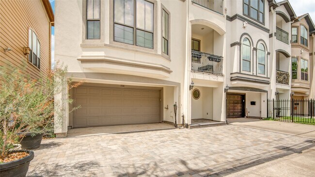 Building Photo - 5510 Blossom St