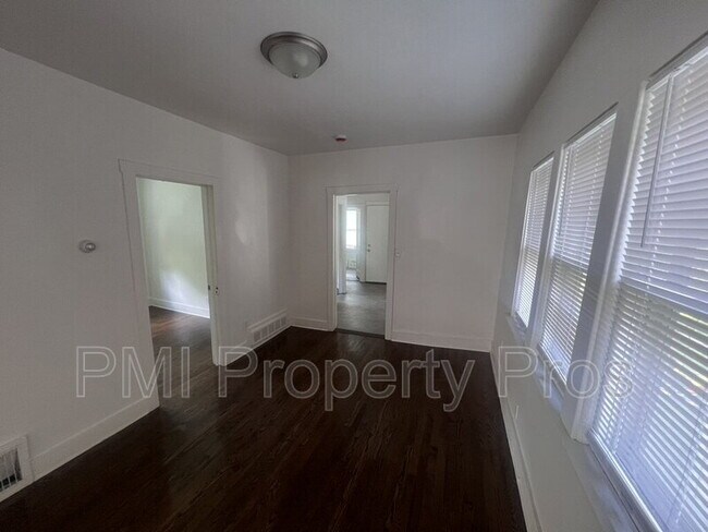 Building Photo - 3138 N 11th St