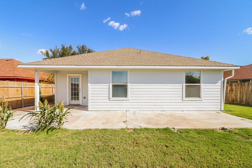 Building Photo - 9112 Christopher Cir