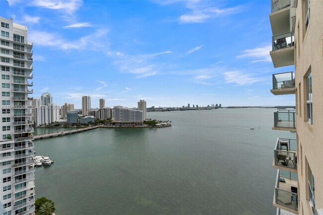 Building Photo - 1155 Brickell Bay Dr