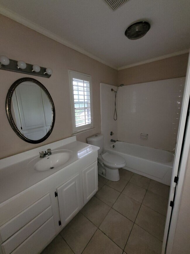 Building Photo - WYKEHAM CONDOS