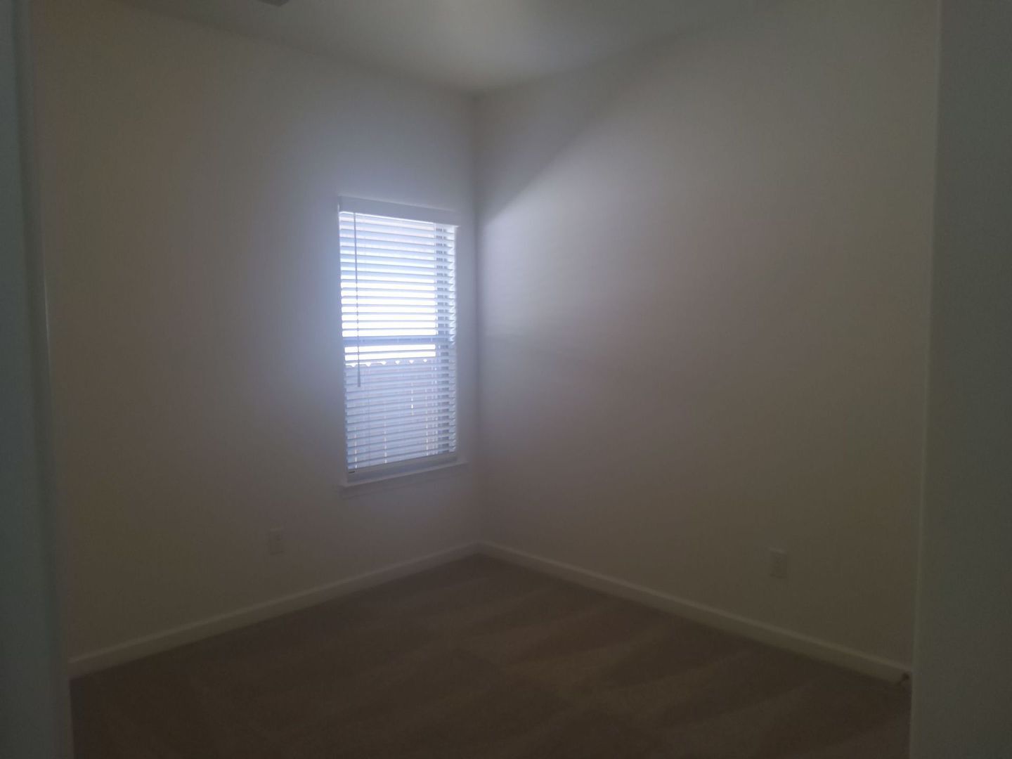 Building Photo - 360 Green Willow Dr