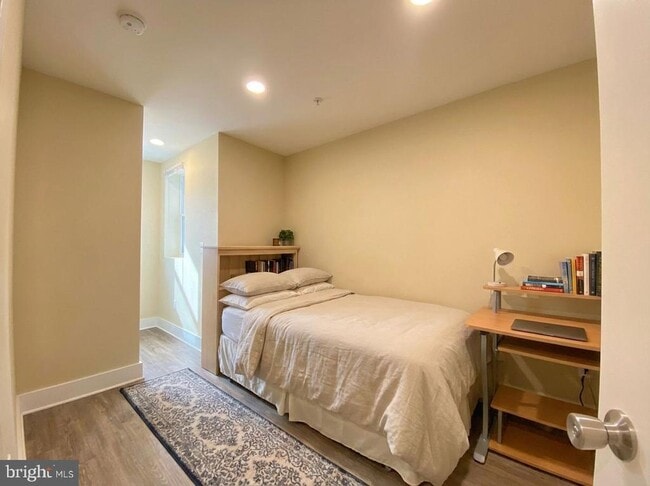 Building Photo - 2214 N Camac St