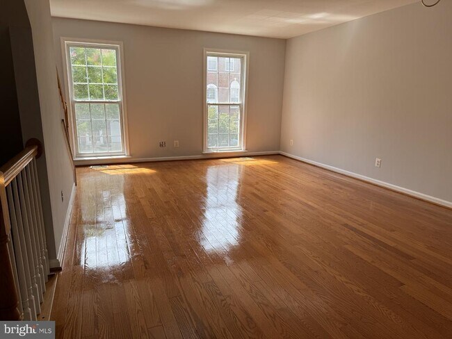 Primary Photo - 13134 Rose Petal Cir