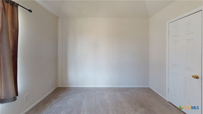 Building Photo - 4205 Bluestem Ln