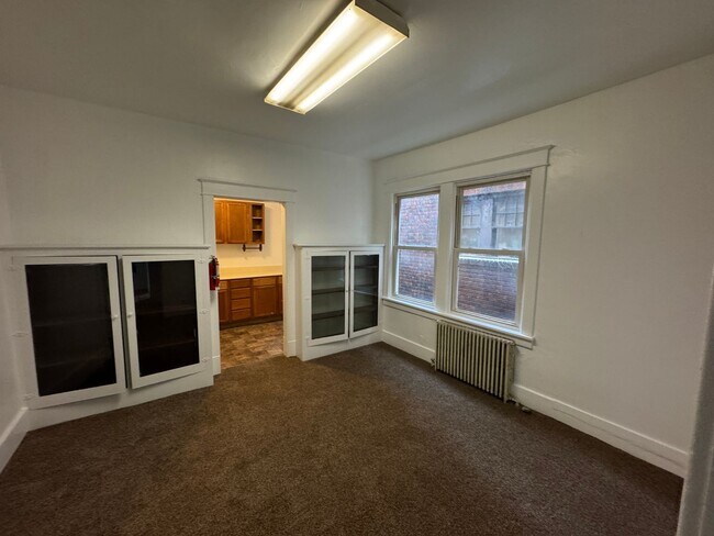 Building Photo - 561 Water St