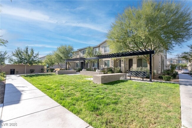 Building Photo - 5730 Sky Pointe Dr