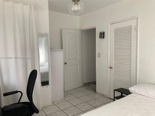 Building Photo - 2131 Arthur St