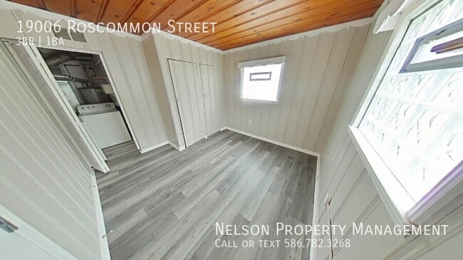 Building Photo - 19006 Roscommon St