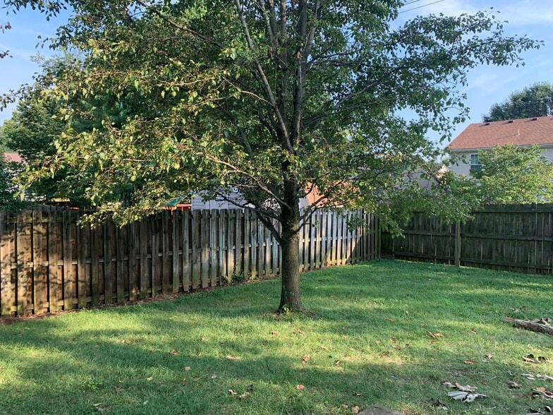 Building Photo - 213 Copperfield Ln