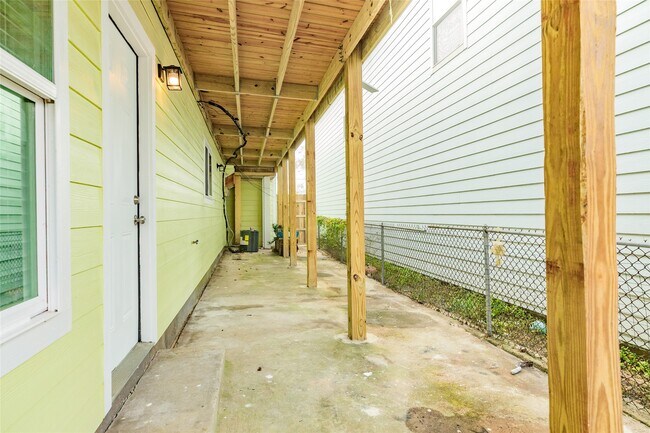 Building Photo - 2305 55th St