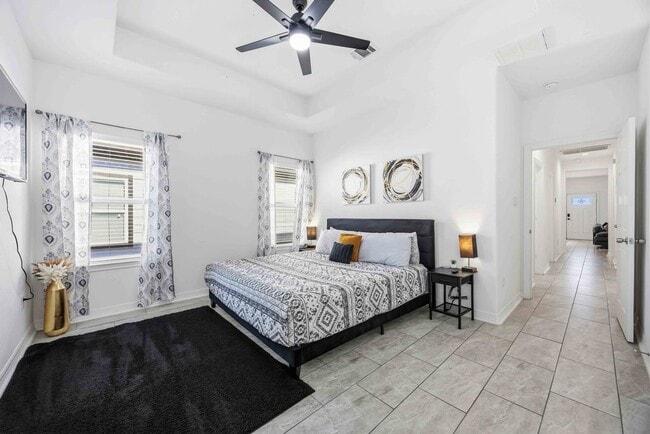 Building Photo - 3825 Easy St