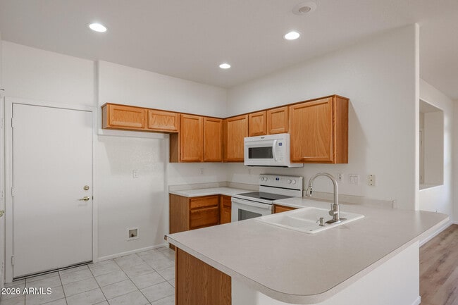 Building Photo - 16149 W Quail Creek Ln