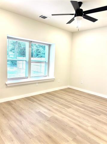 Building Photo - 1031 W Coffin St