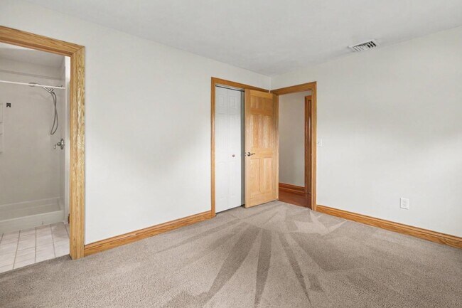 Building Photo - 136 Brookside Ave