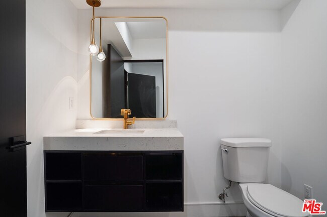 Building Photo - 6236 Sale Ave