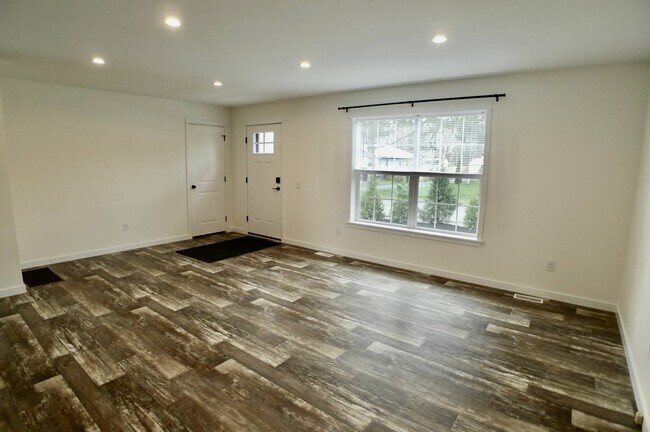 Building Photo - 37 Van Dyke