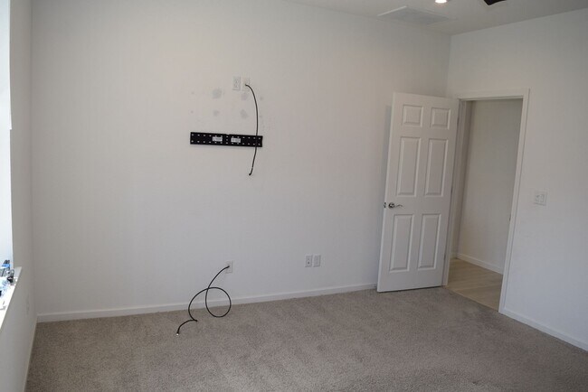 Building Photo - 2703 Coronado Ln