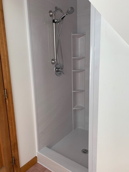 3rd floor bathroom - 5636 Bartlett St