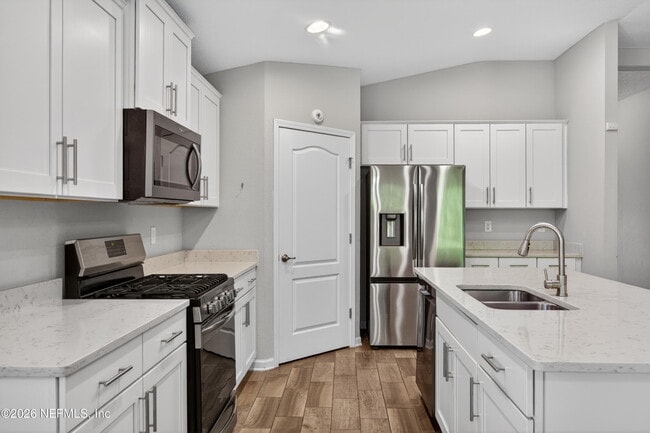 Building Photo - 83650 Nether St