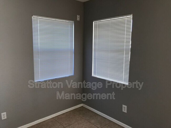 Building Photo - 12525 W Rosewood Ln