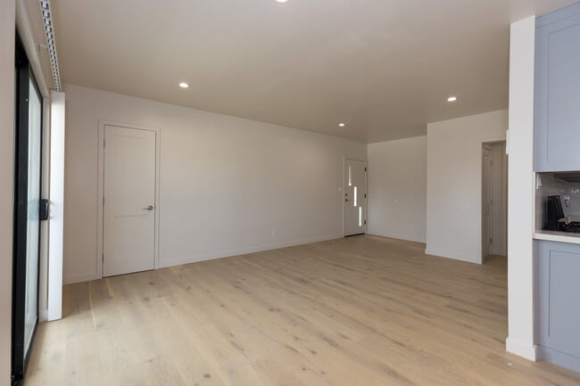 Building Photo - 1828 10th St