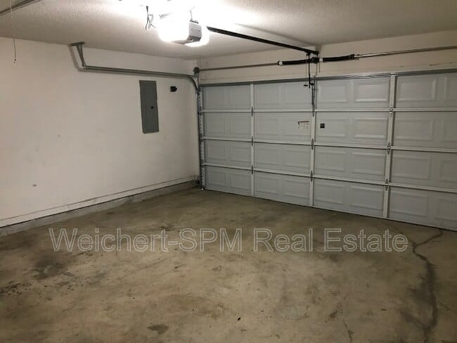 Building Photo - 5616 Autumn Valley Dr