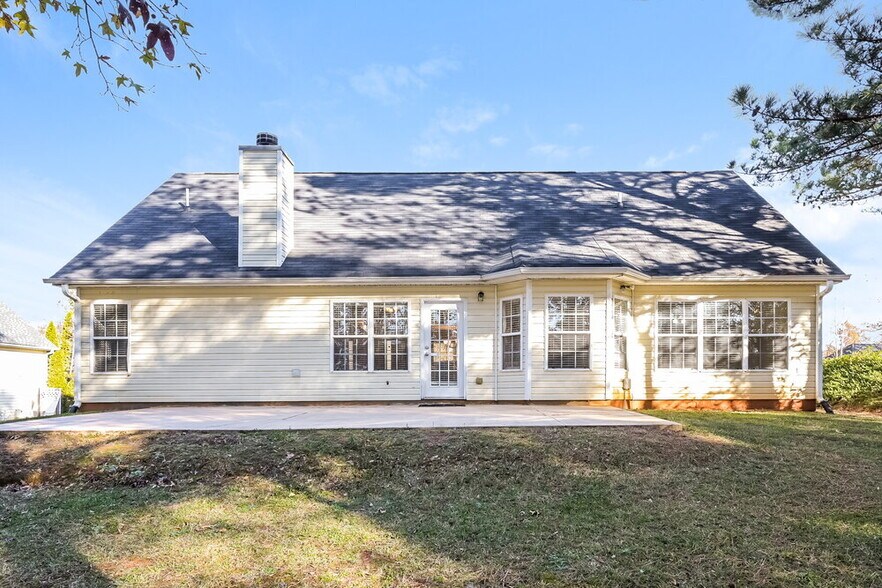 Building Photo - 330 Fieldstone Ln