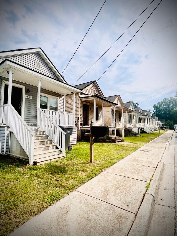 Building Photo - 1408 Maple St