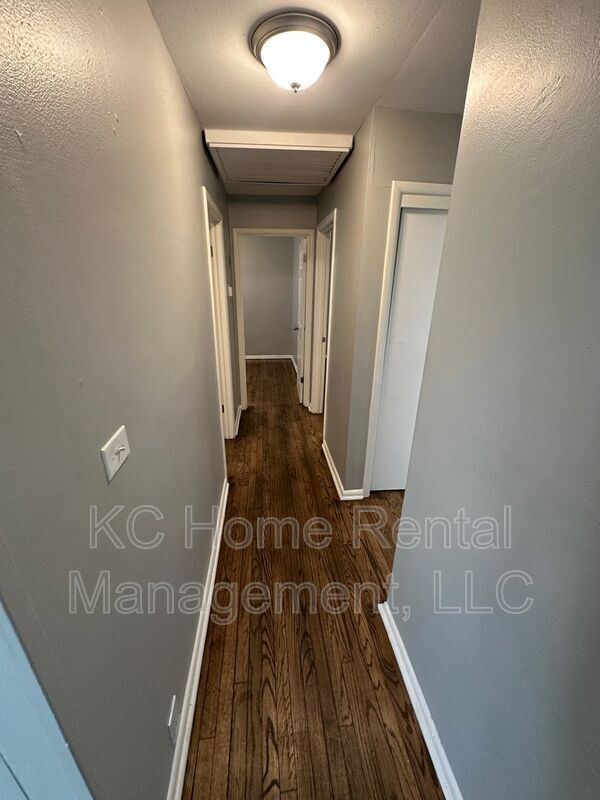 Building Photo - 7309 E 111th Terrace