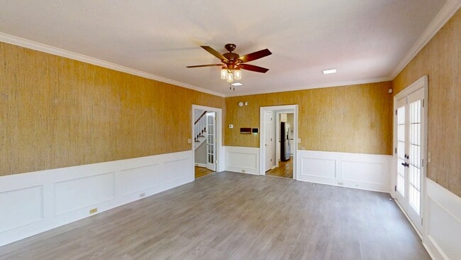 Building Photo - 4130 Knollcrest Cir N