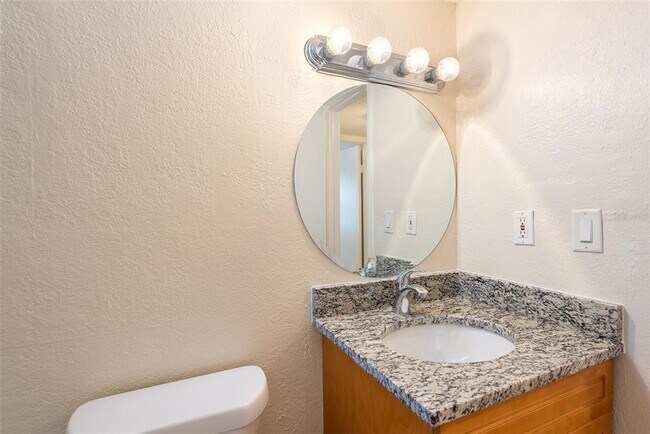 Building Photo - 5221 Bayshore Blvd