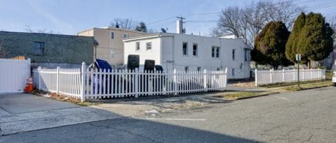 Building Photo - 882 Amboy Ave